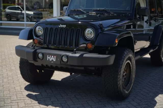 Jeep Wrangler (2013) thumbnail 3