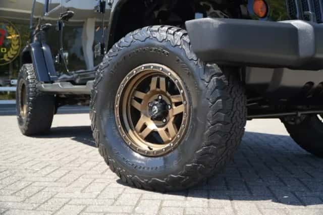 Jeep Wrangler (2013) thumbnail 4