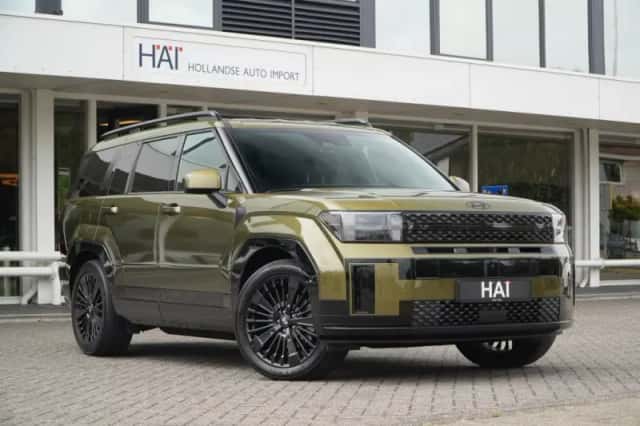 Hyundai Santa Fe (2024) thumbnail 1