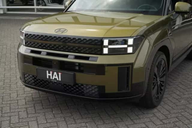 Hyundai Santa Fe (2024) thumbnail 3