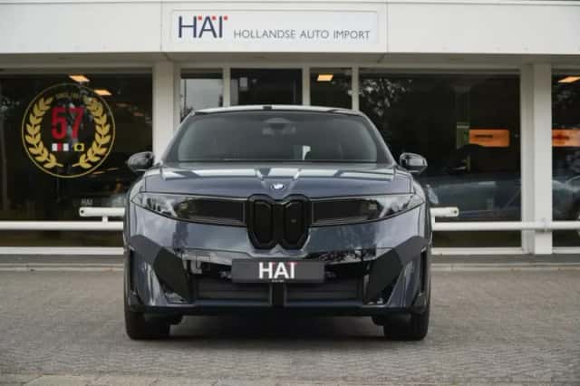 BMW iX3 (2026) thumbnail 2