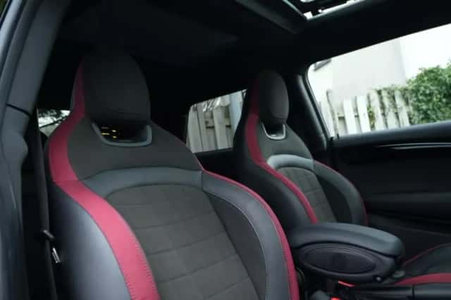 MINI 2.0 John Cooper Works (2018) thumbnail 4