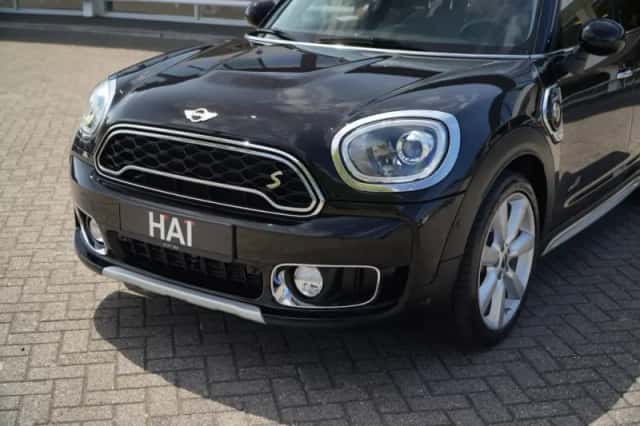 MINI Countryman (2017) thumbnail 3