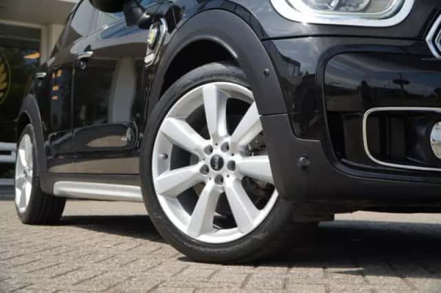 MINI Countryman (2017) thumbnail 4
