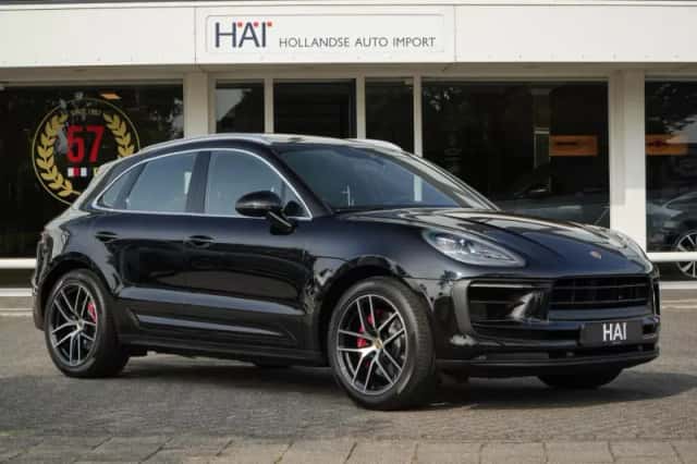 Porsche Macan (2021) thumbnail 4