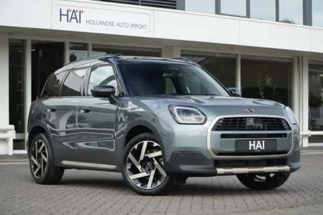 MINI Countryman (2024) thumbnail 1