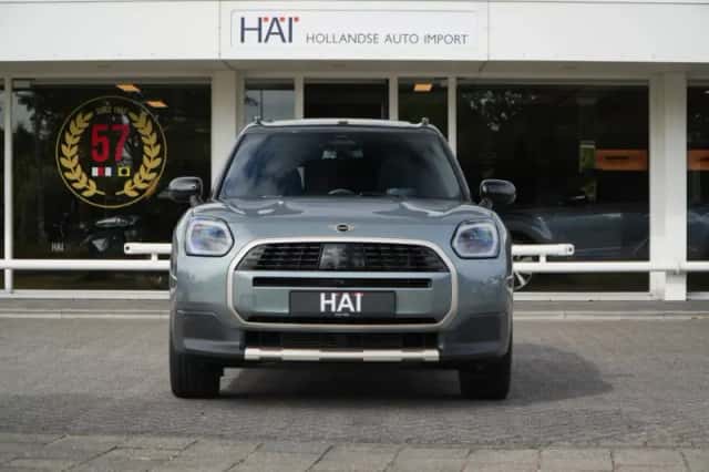 MINI Countryman (2024) thumbnail 2