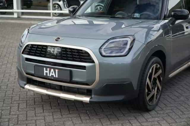 MINI Countryman (2024) thumbnail 3