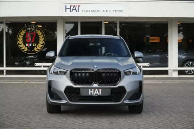 BMW X1 (2023) thumbnail 2