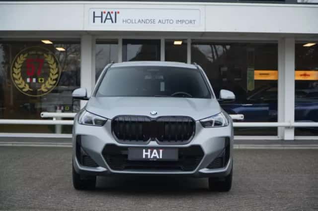 BMW X1 (2022) thumbnail 2