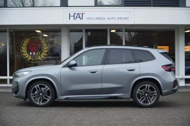BMW X1 (2022) thumbnail 6