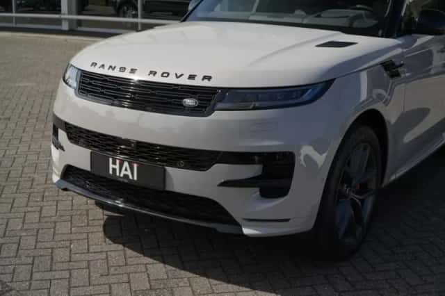Land Rover Range Rover Sport (2026) thumbnail 3
