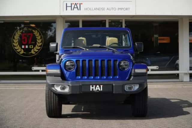 Jeep Wrangler (2019) thumbnail 2