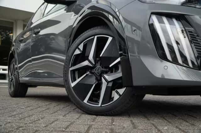 Peugeot 208 (2025) thumbnail 2