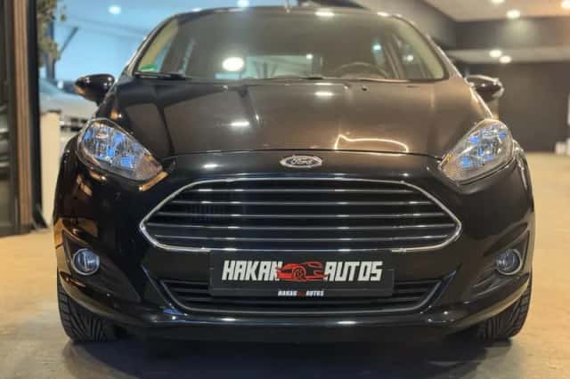 Ford Fiesta (2014) thumbnail 4