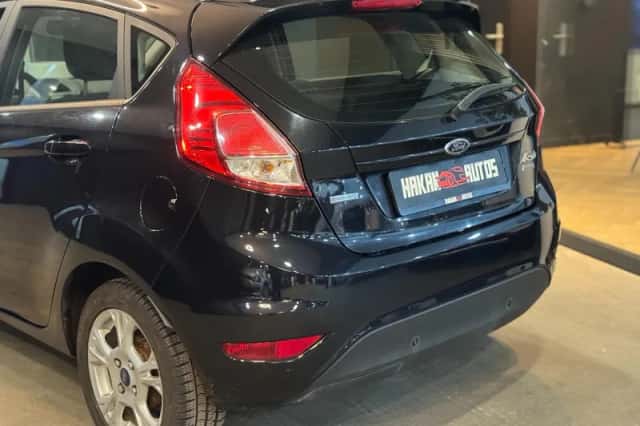 Ford Fiesta (2014) thumbnail 6