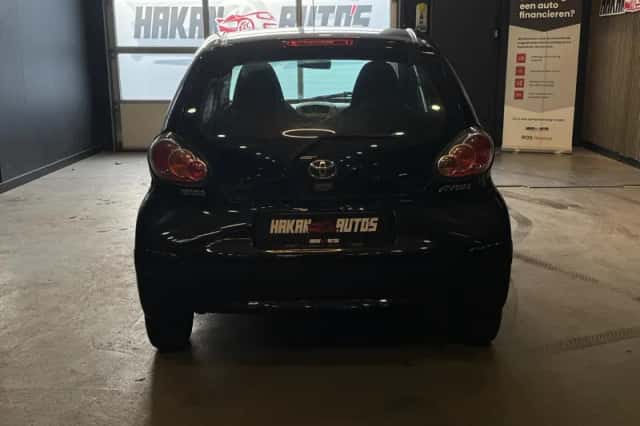 Toyota Aygo (2010) thumbnail 5