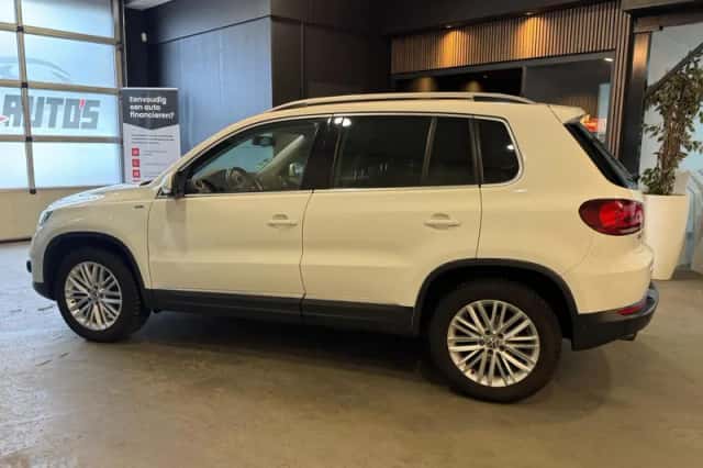 Volkswagen Tiguan (2014) thumbnail 6