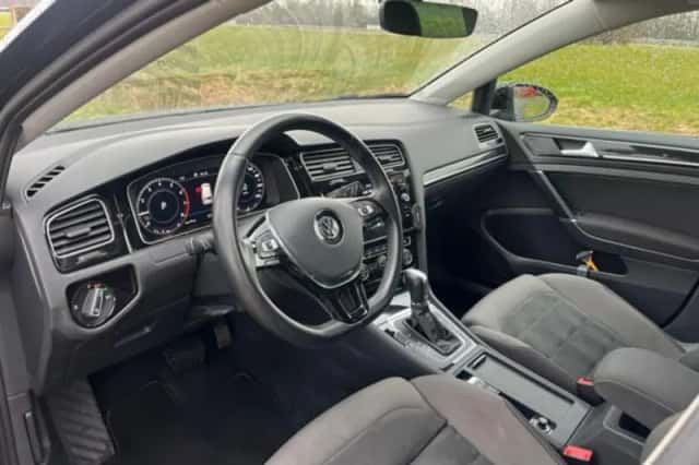 Volkswagen Golf (2017) thumbnail 6