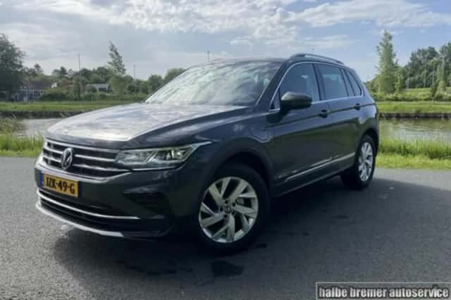 Volkswagen Tiguan (2021) thumbnail 4