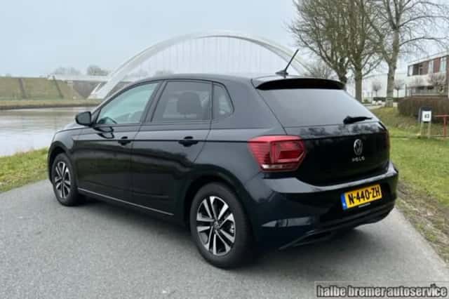 Volkswagen Polo (2021) thumbnail 2