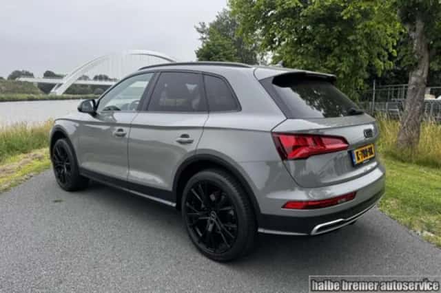 Audi Q5 (2018) thumbnail 2