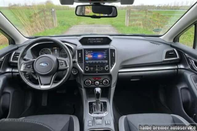 Subaru Impreza (2017) thumbnail 3