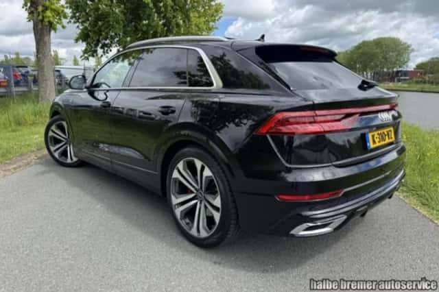 Audi Q8 (2021) thumbnail 2