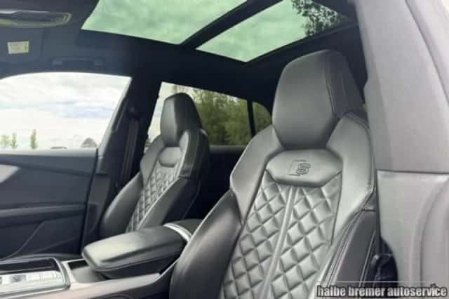 Audi Q8 (2021) thumbnail 3