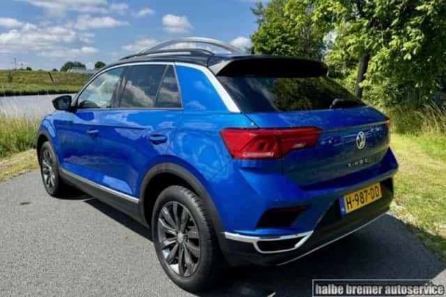 Volkswagen T-Roc (2020) thumbnail 2