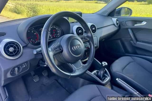 Audi A1 (2014) thumbnail 3