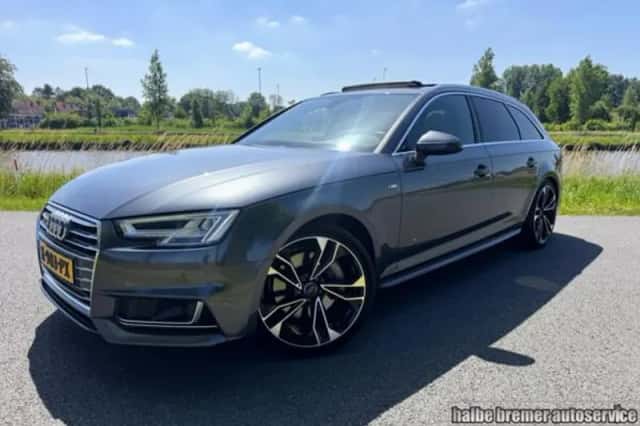 Audi A4 (2017) thumbnail 2