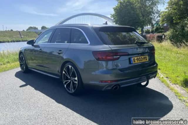 Audi A4 (2017) thumbnail 4
