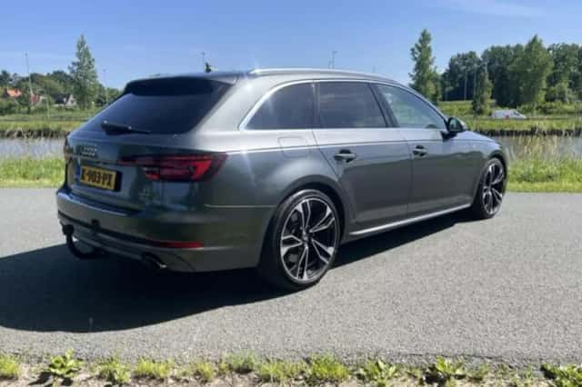 Audi A4 (2017) thumbnail 5