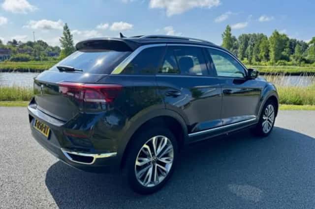 Volkswagen T-Roc (2021) thumbnail 6