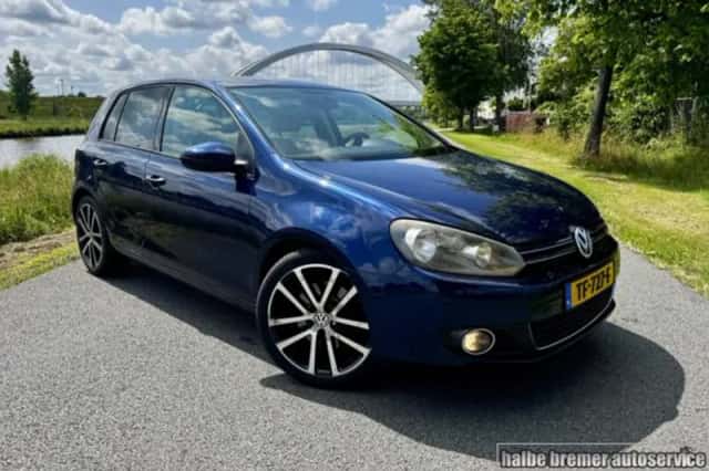 Volkswagen Golf (2012) thumbnail 1
