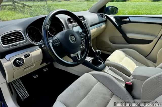 Volkswagen Golf (2012) thumbnail 3