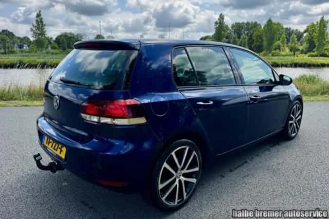 Volkswagen Golf (2012) thumbnail 4