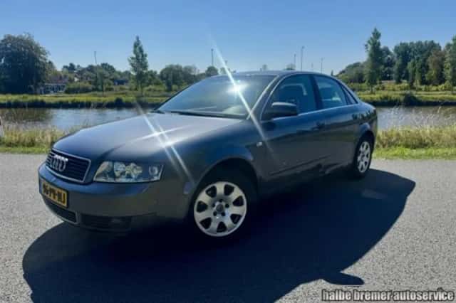 Audi A4 (2005) thumbnail 3