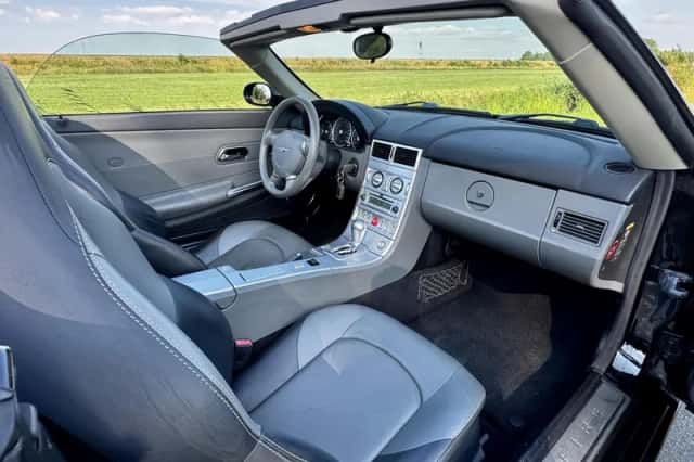 Chrysler Crossfire (2006) thumbnail 3