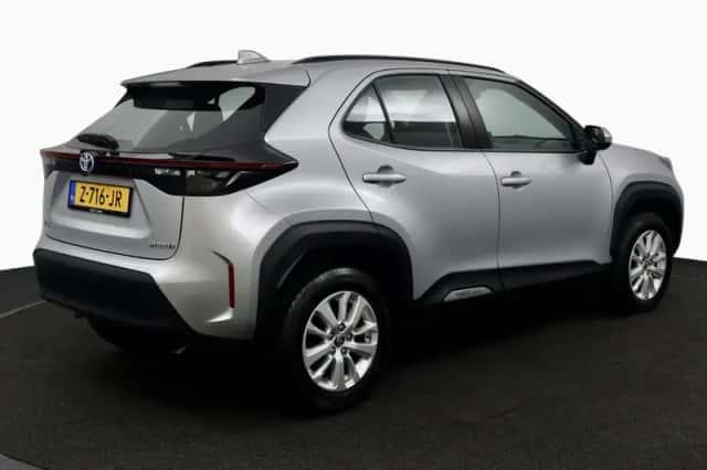 Toyota Yaris Cross (2024) thumbnail 3