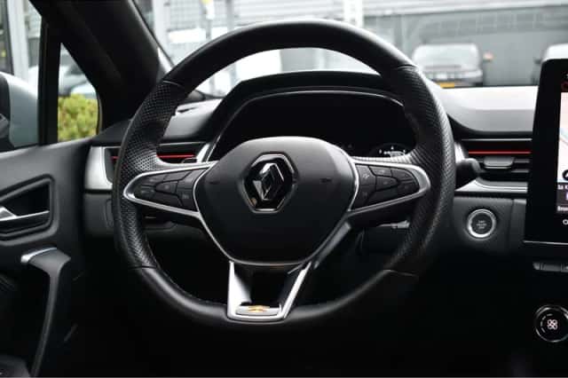 Renault Captur (2023) thumbnail 14