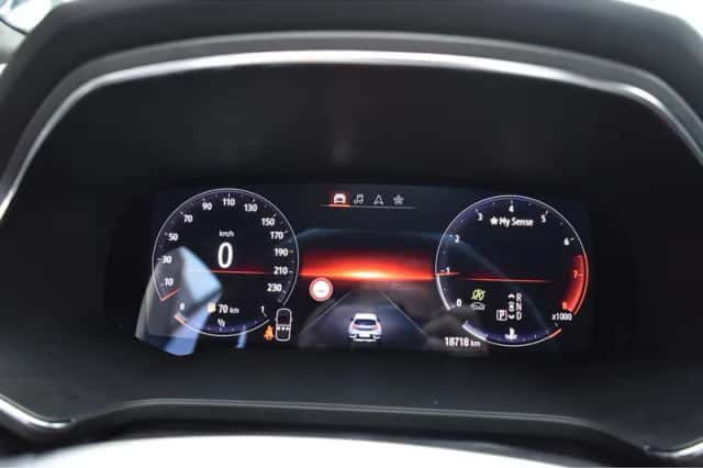Renault Captur (2023) thumbnail 16