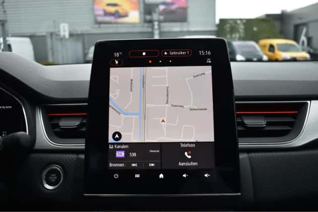 Renault Captur (2023) thumbnail 17