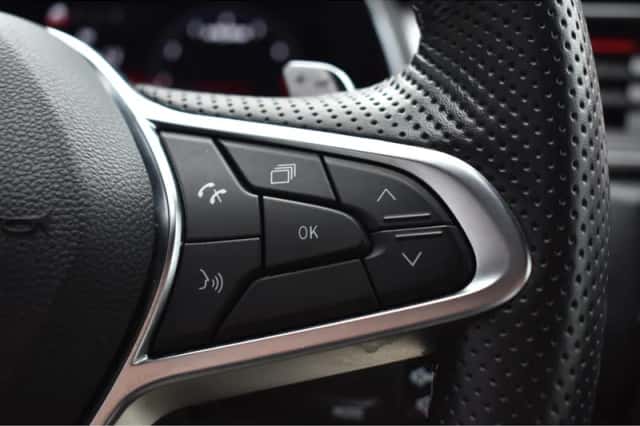 Renault Captur (2023) thumbnail 23