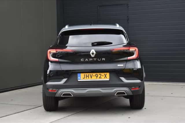 Renault Captur (2023) thumbnail 7