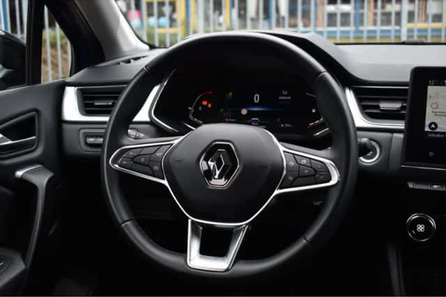 Renault Captur (2022) thumbnail 13