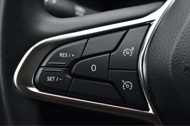 Renault Captur (2022) thumbnail 16