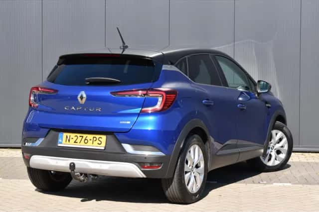 Renault Captur (2021) thumbnail 3