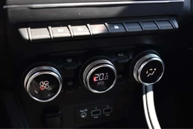 Renault Captur (2021) thumbnail 21